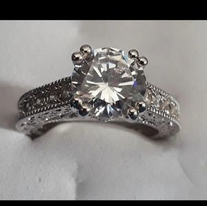 DIAMOND WEDDING/ENGAGEMENT RING  925s SIZE 6